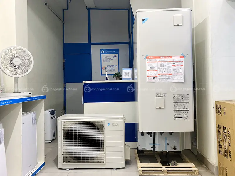 Máy nước nóng trung tâm Daikin EQN37WV