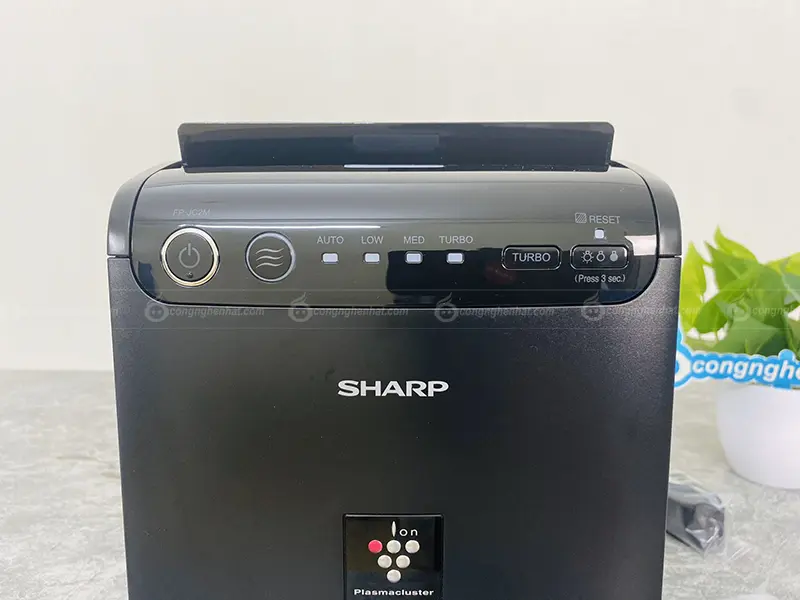 Máy lọc không khí ôtô Sharp FP-JC2M-B