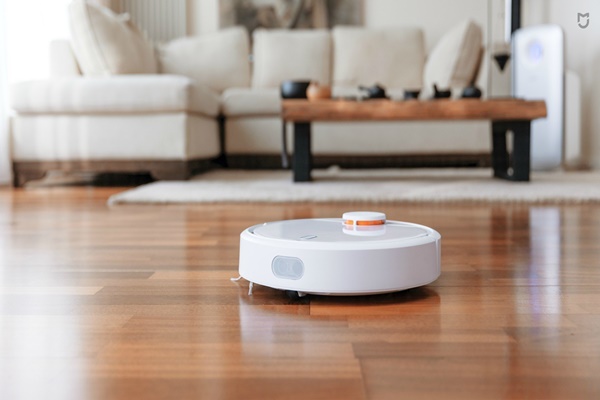 Tại sao nhà mặt phố nên có robot hút bụi trong nhà?