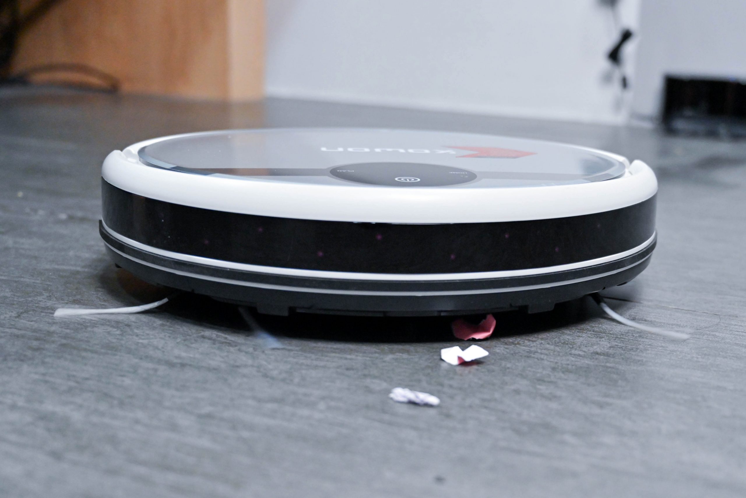 Tại sao nhà mặt phố nên có robot hút bụi trong nhà?