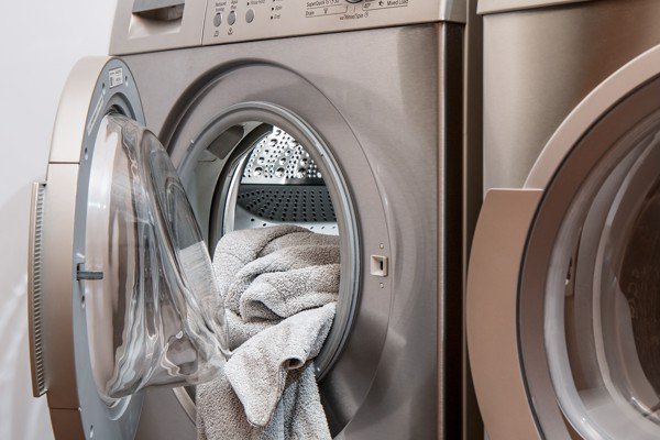 Máy giặt sấy Hitachi giải quyết hoàn hảo nỗi lo quần áo bẩn