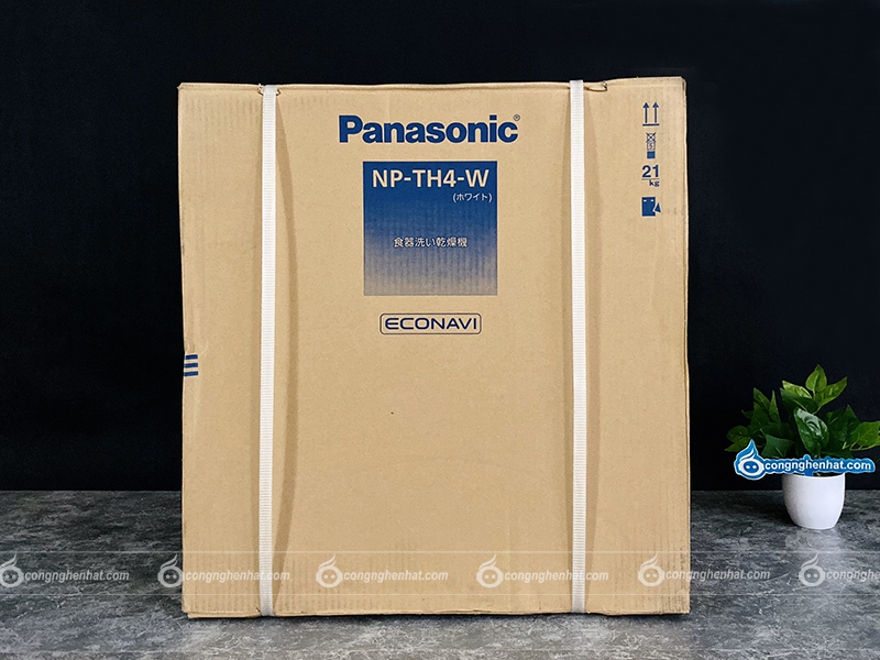 Máy rửa bát Panasonic NP-TH4-W