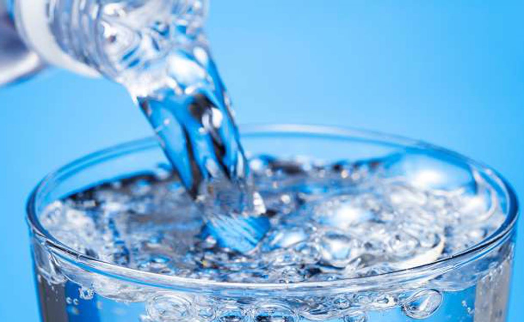 Lợi ích của việc uống đủ nước 2 lít mỗi ngày