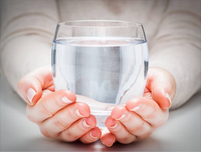 Lợi ích của việc uống đủ nước 2 lít mỗi ngày