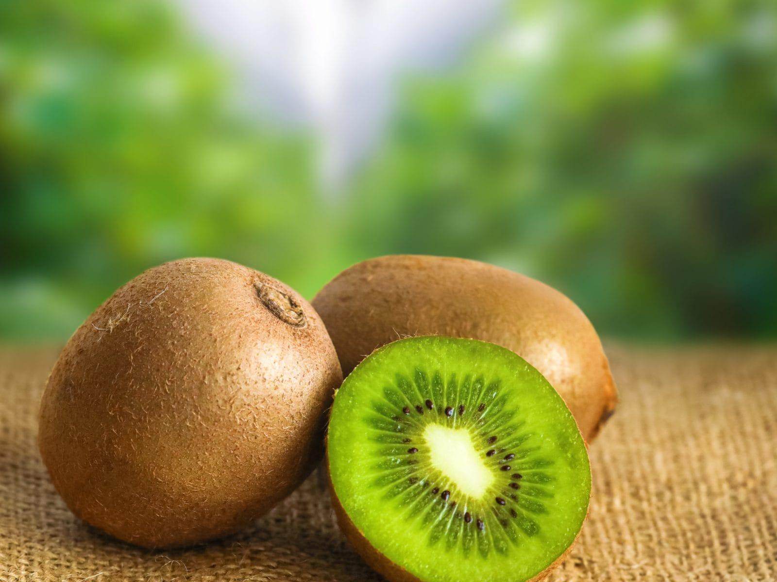 Hướng dẫn bảo quản kiwi, dâu tây trong tủ lạnh