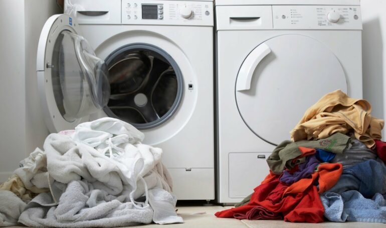 Dùng máy giặt với quần áo mùa đông cần lưu ý gì?