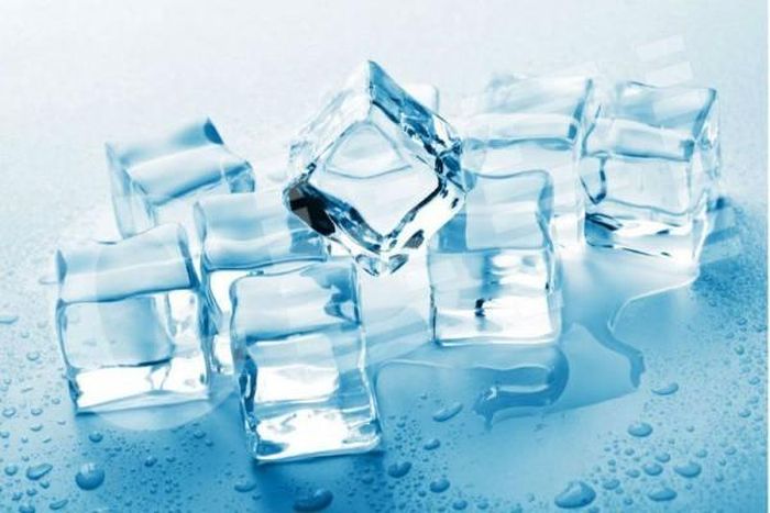 3 cách làm lạnh nước cực dễ mùa hè