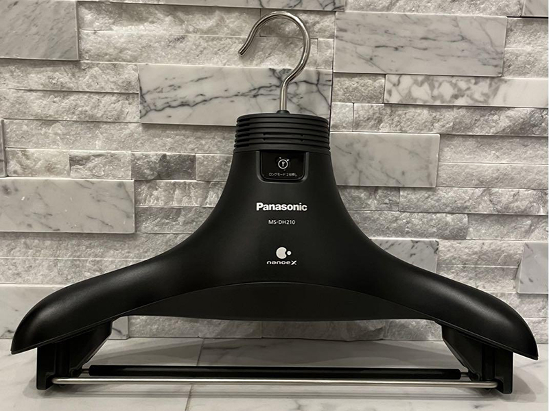Móc treo khử mùi quần áo Panasonic MS-DH210-K công nghệ Nanoe X