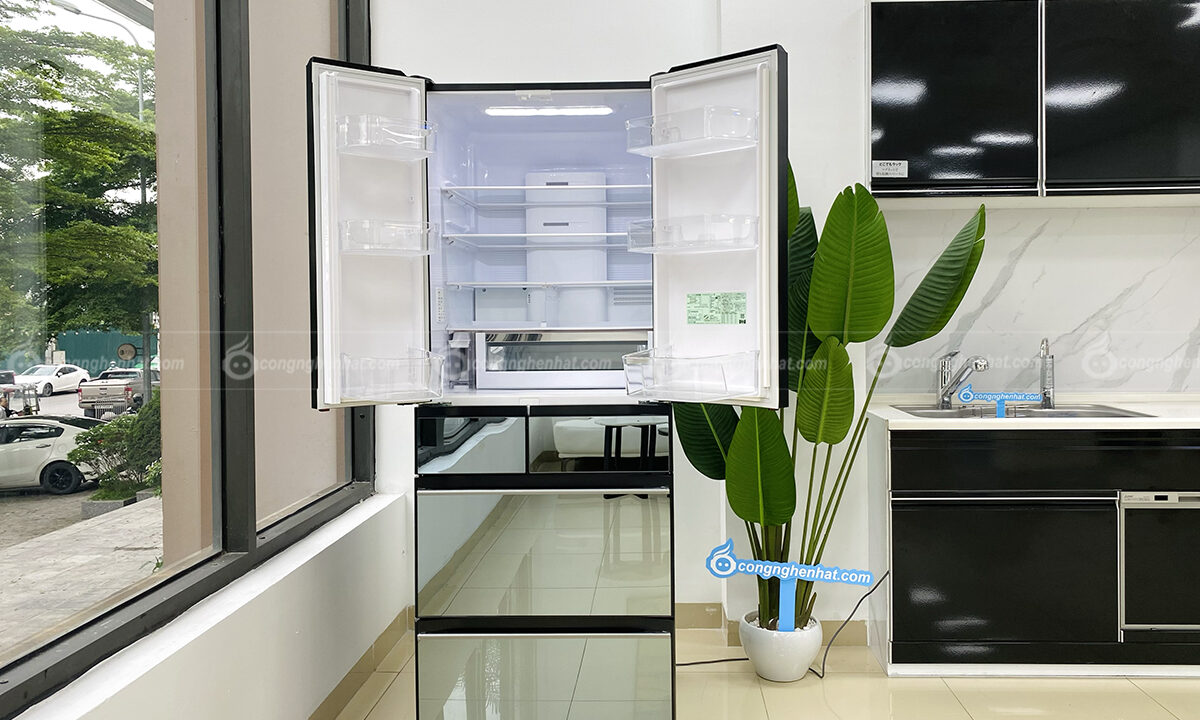 Tủ lạnh Hitachi R-HXC62T-X 617L trang bị ngăn đông đặc biệt