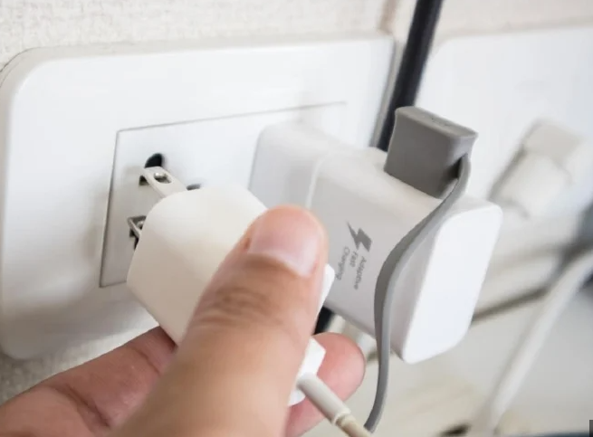 Sấm sét có cần rút nguồn thiết bị điện trong nhà không?