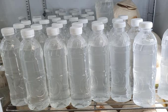 Nước mía, nước dừa bảo quản qua đêm trong tủ lạnh có mất chất không?