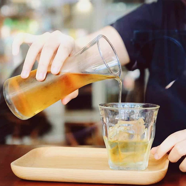 Trà pha sẵn bảo quản trong tủ lạnh tối đa mấy tiếng? Chú ý gì khi sử dụng