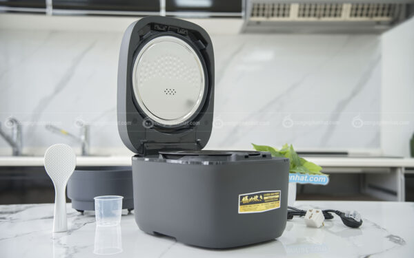 Nồi cơm điện cao tần Zojirushi NW-QAQ18