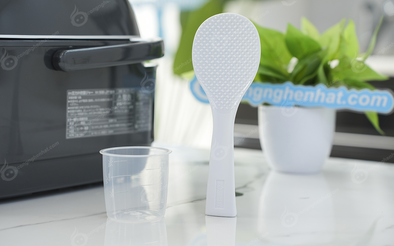 Nồi cơm điện cao tần Zojirushi NW-JY18