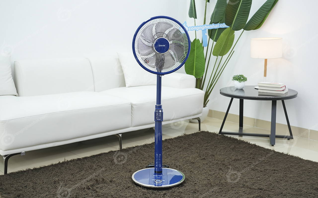 Quạt điện Toyotomi FS-DH30P 7 cánh 32 tốc độ gió Quạt điện Toyotomi FS-DH30P