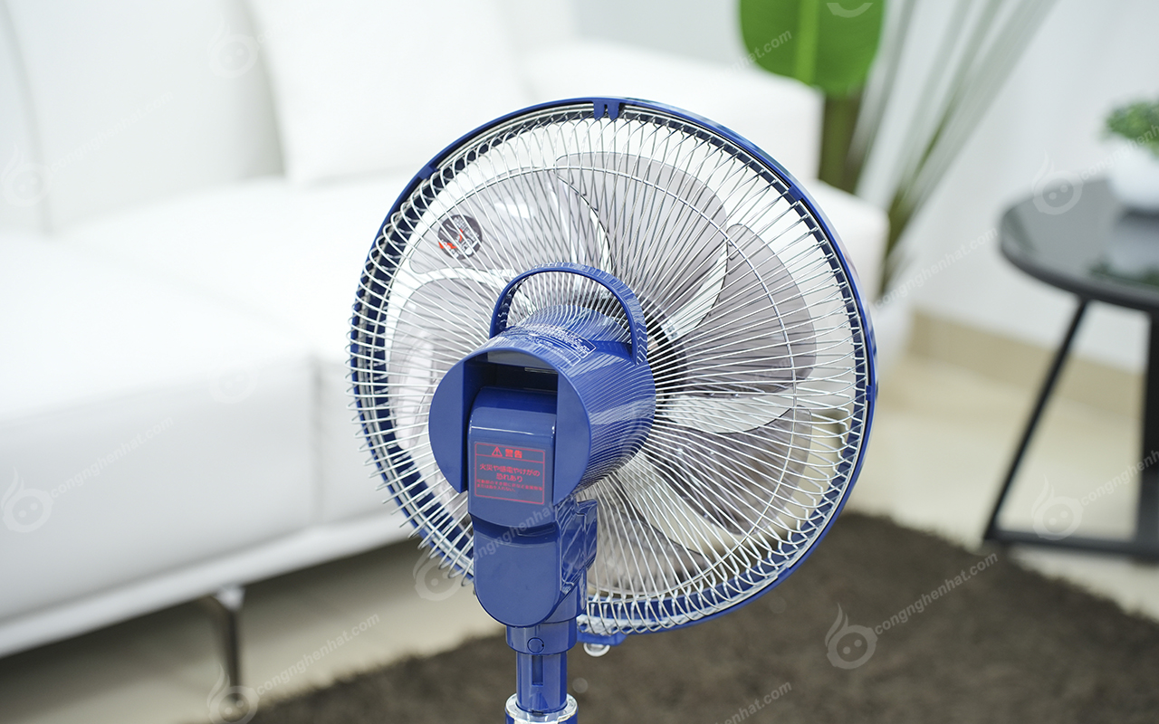 Quạt điện Toyotomi FS-DH30P 7 cánh 32 tốc độ gió Quạt điện Toyotomi FS-DH30P