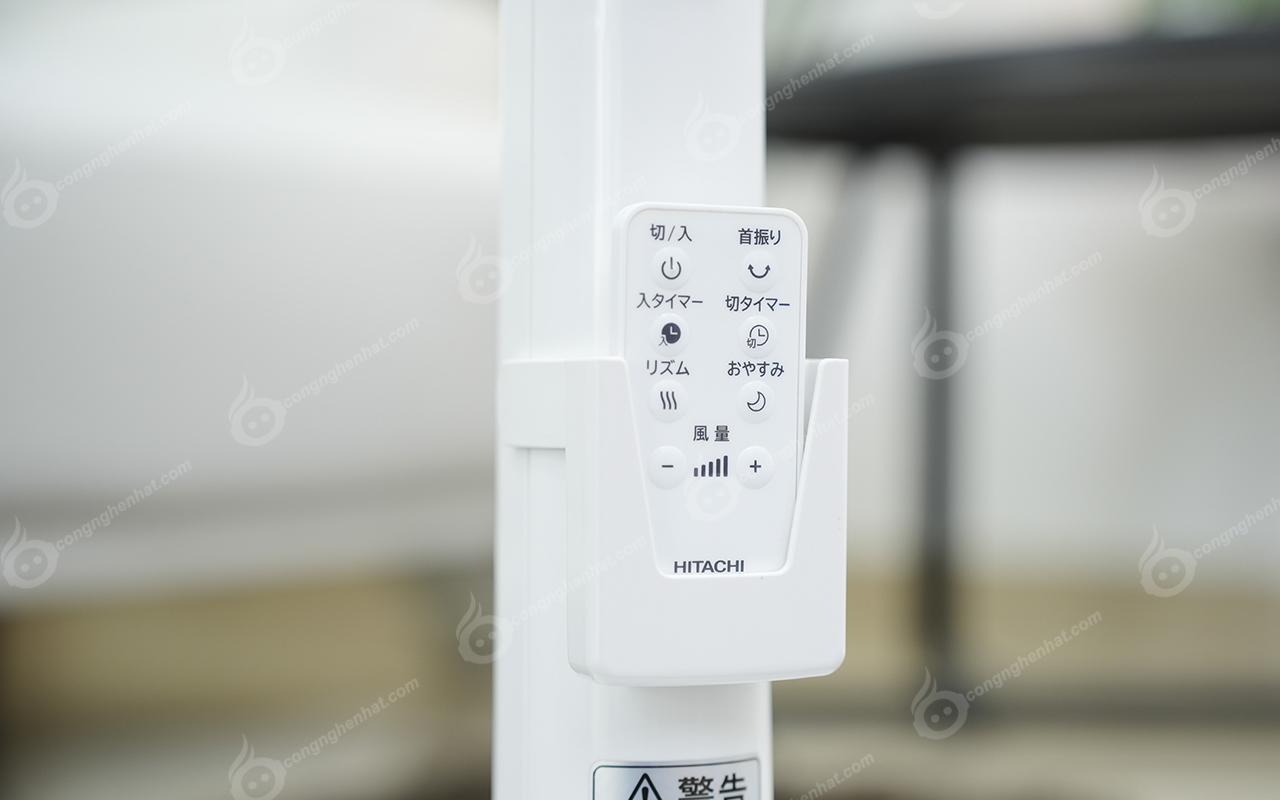 Quạt điện Hitachi HEF-AL300H 8 cánh 4 tốc độ gió Quạt điện Hitachi HEF-AL300H