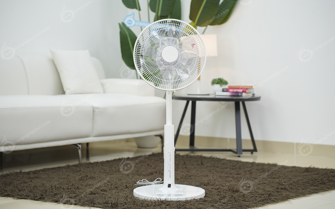 Quạt điện Hitachi HEF-AL300H 8 cánh 4 tốc độ gió Quạt điện Hitachi HEF-AL300H
